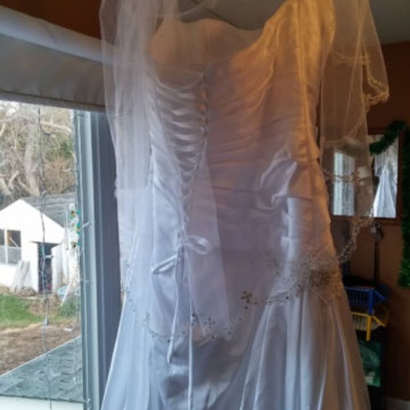 Callisto wedding gown - Picture 4 of 7